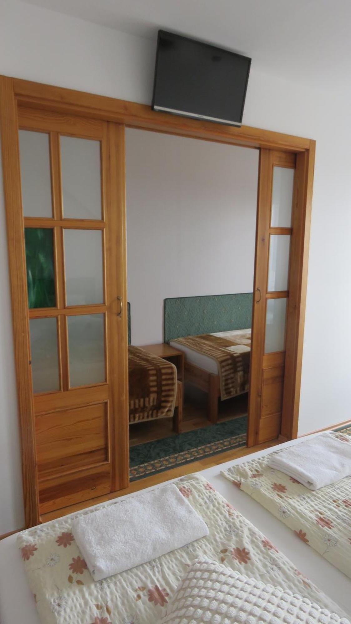Prima Porta Vendeghaz Hotell Balatonalmádi Exteriör bild